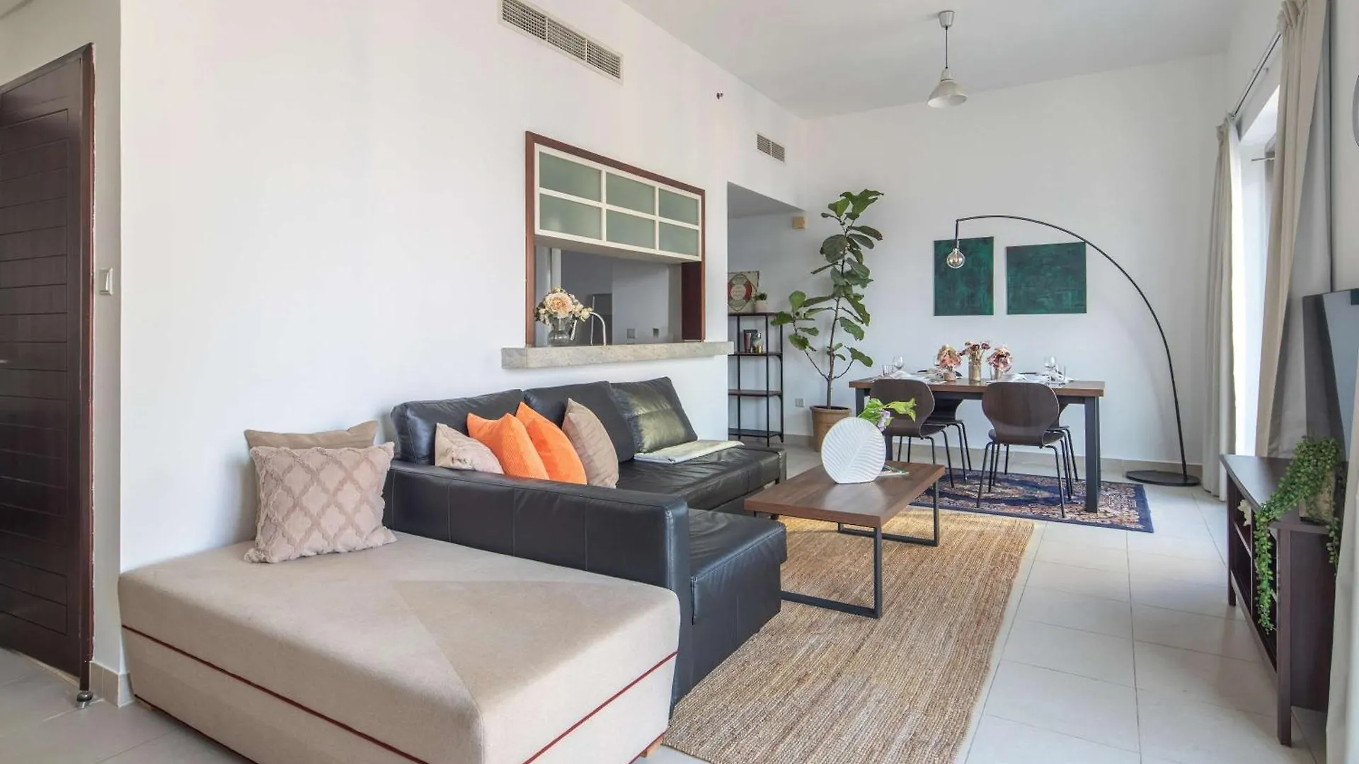 Frank Porter - Boulevard Central Tower 1 Dubai Apartment
