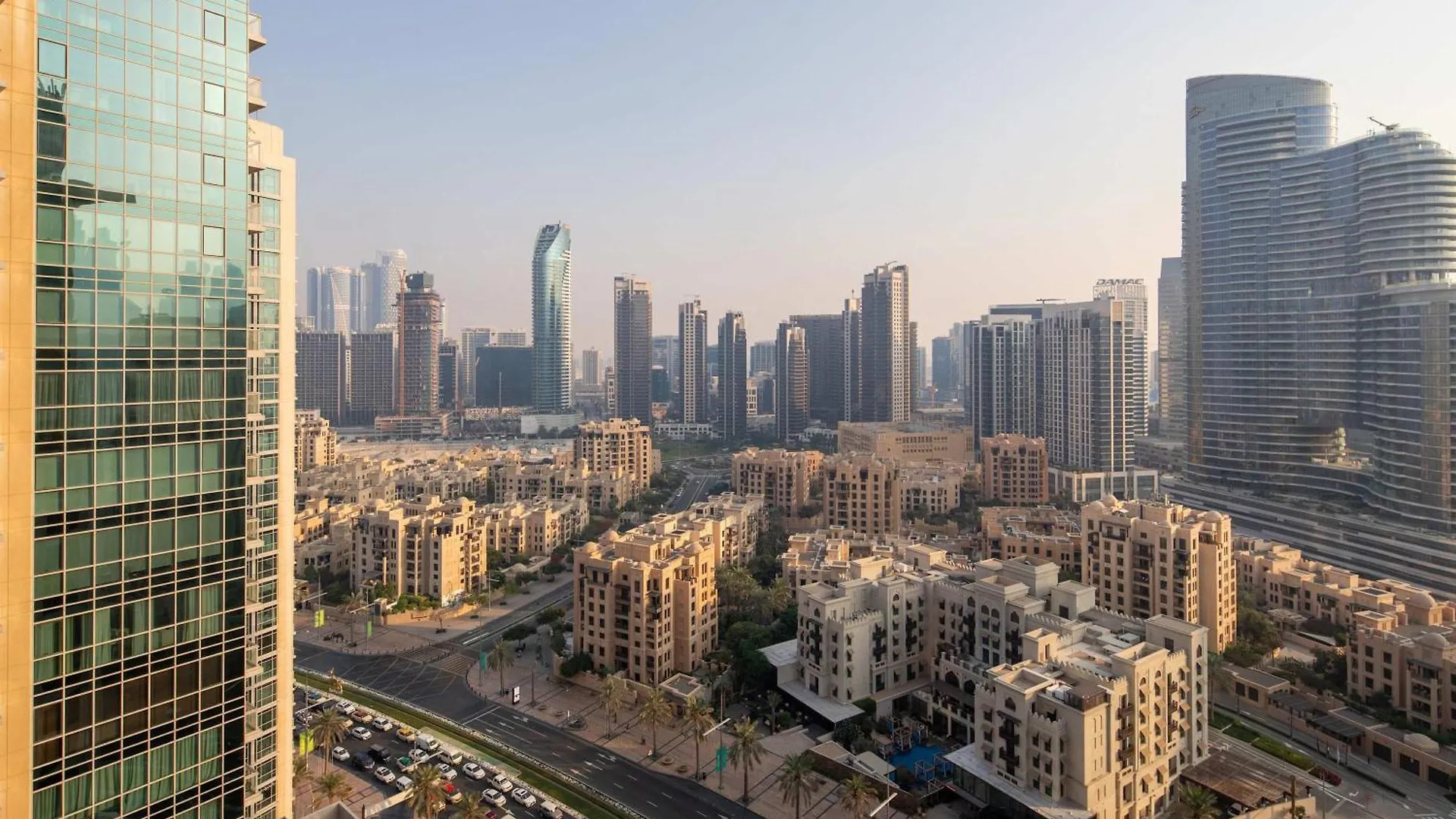 Frank Porter - Boulevard Central Tower 1 Dubai Apartment